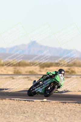 media/Dec-07-2025-CVMA (Sun) [[3e7d2de5dc]]/Race 18-Formula Twins-Formula 40 UL/